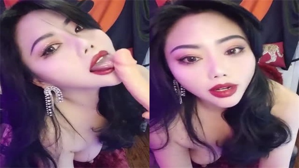 夜夫人风韵犹存的美少妇淫荡风骚自插喷水不断